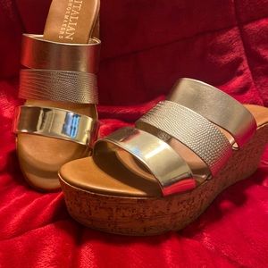 Gold comfortable wedge shoes